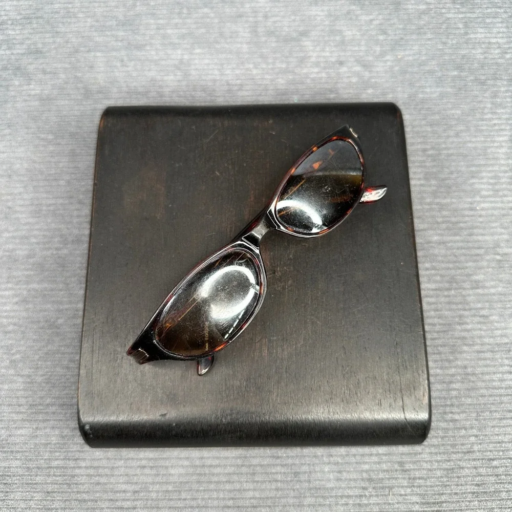 Foster Grant Detail Pol Tortoiseshell Oval Polarized Sunglasses EG0306 Brown Y2k
